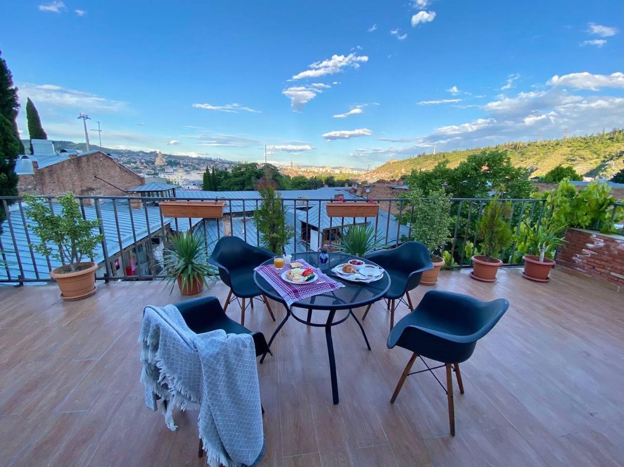 Hotel "Tbilisi Tales" In The Heart Of The Old City Екстер'єр фото