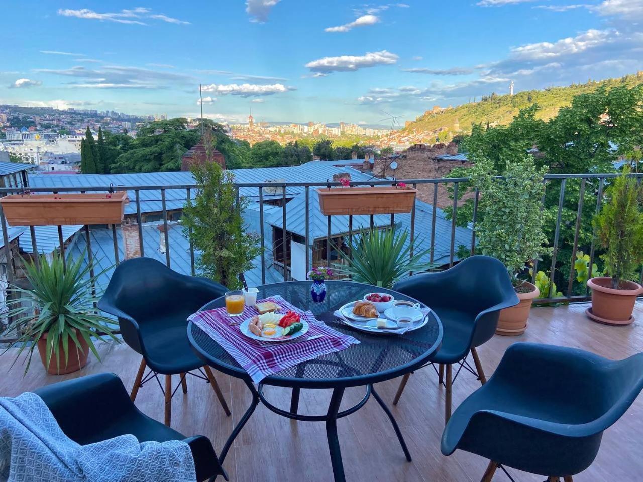 Hotel "Tbilisi Tales" In The Heart Of The Old City Екстер'єр фото