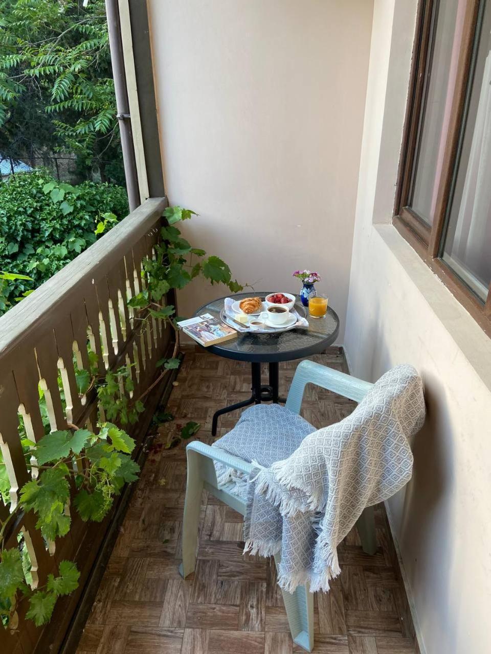 Hotel "Tbilisi Tales" In The Heart Of The Old City Екстер'єр фото