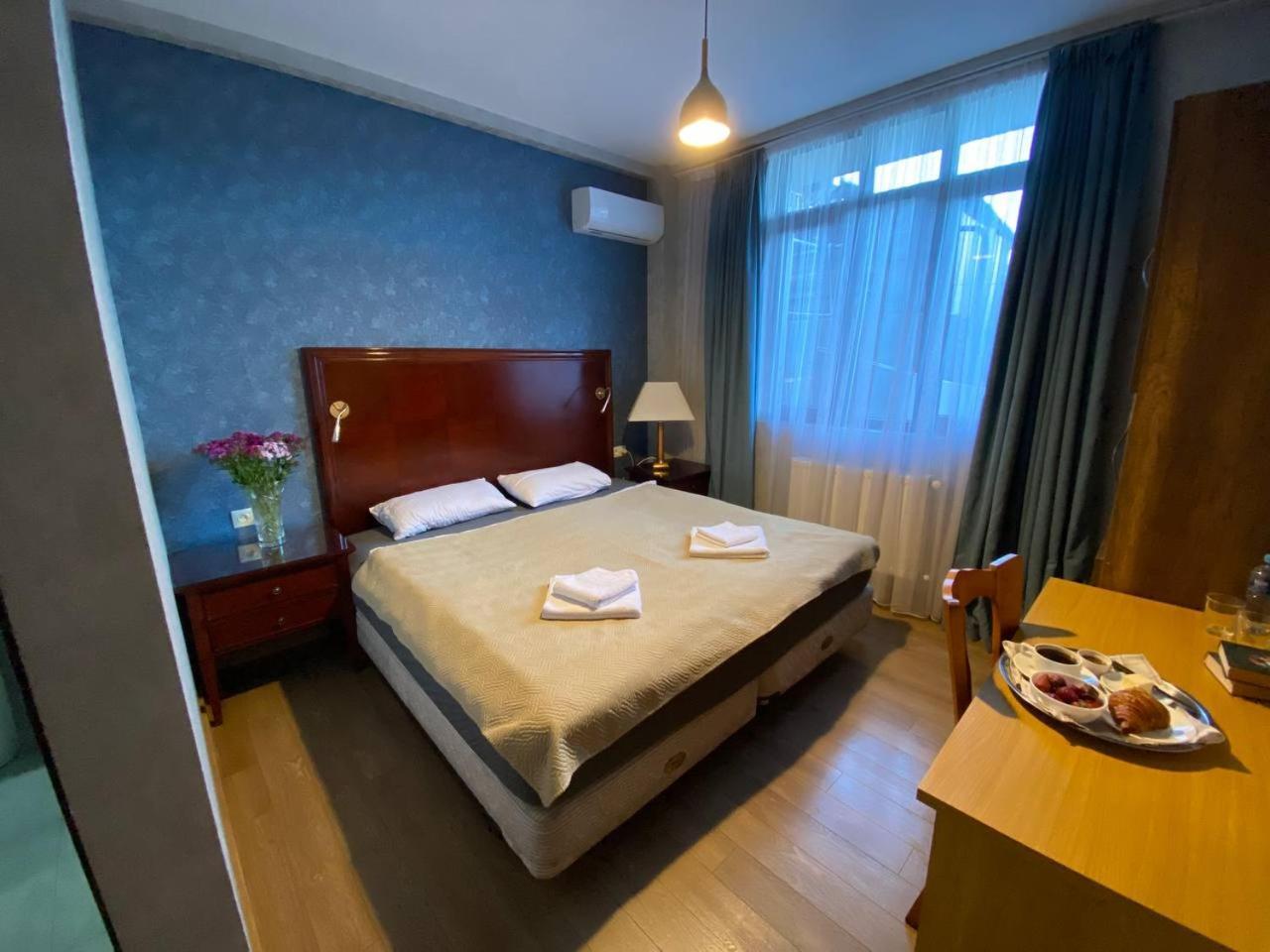 Hotel "Tbilisi Tales" In The Heart Of The Old City Екстер'єр фото