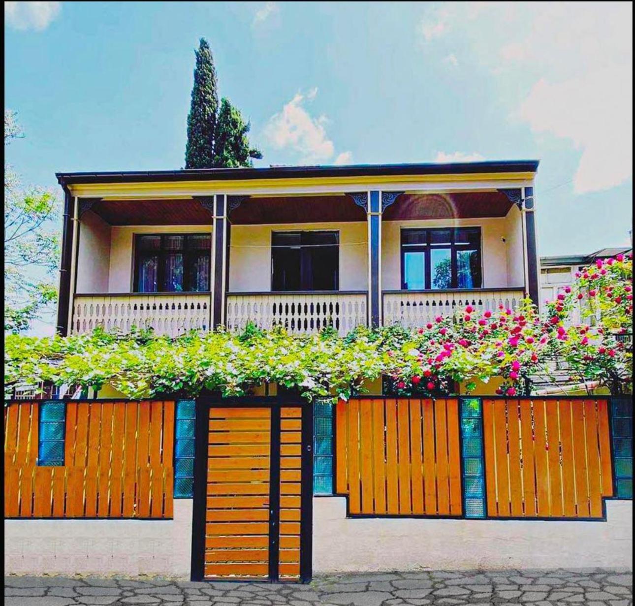 Hotel "Tbilisi Tales" In The Heart Of The Old City Екстер'єр фото